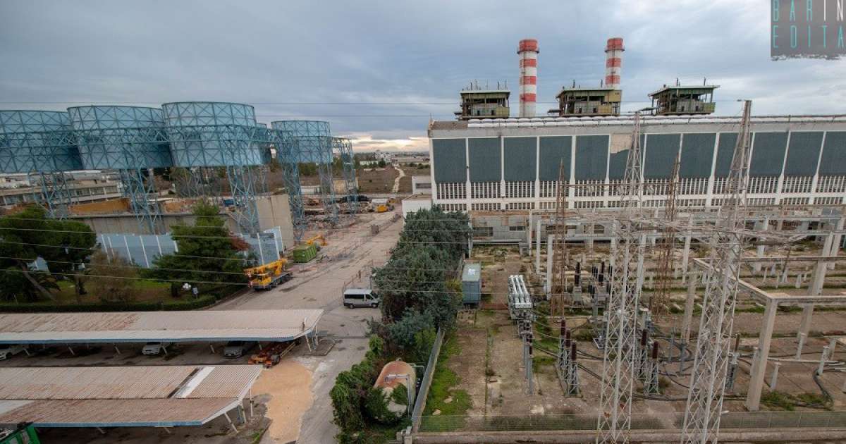 Bari, centrale dell'Enel: la storia del colosso industriale in via di smantellamento